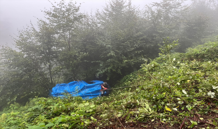 Tokat’ta uçuruma devrilen tarım aracının sürücüsü öldü