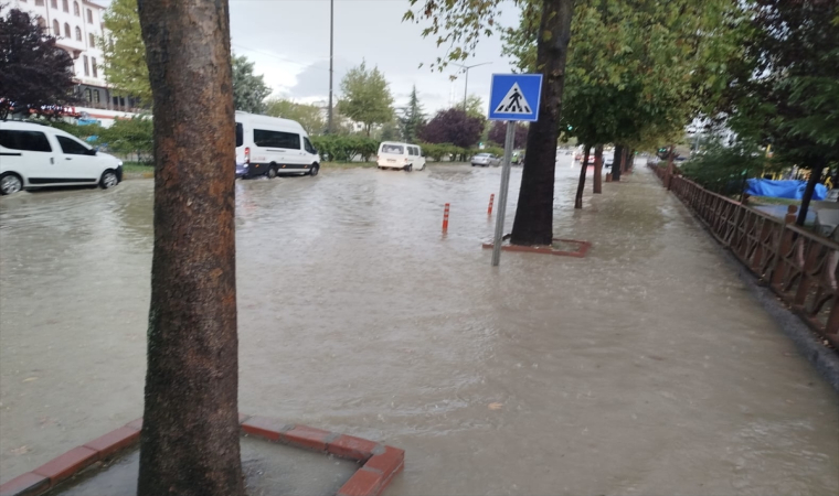 Sinop’ta sağanak etkili oldu