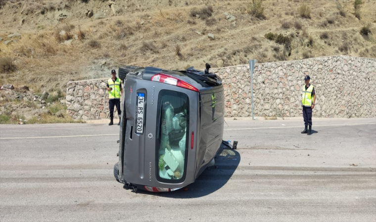 Amasya’da iki hafif ticari araç çarpıştı, 4 kişi yaralandı