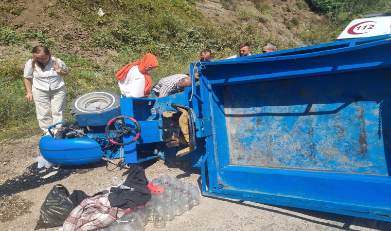 Düzce’de devrilen tarım aracındaki 6’sı çocuk 8 kişi yaralandı