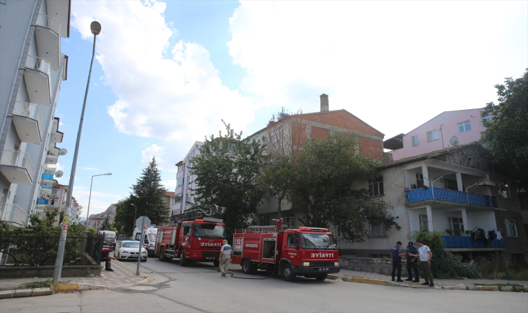 Annesi ile tartışan kişinin evinde çıkardığı yangın hasara yol açtı