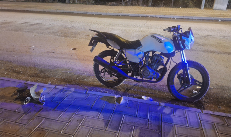 Samsun’da otomobille çarpışan motosikletin sürücüsü yaralandı