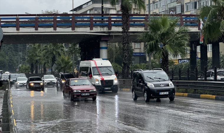 Trabzon’da sağanak etkili oldu