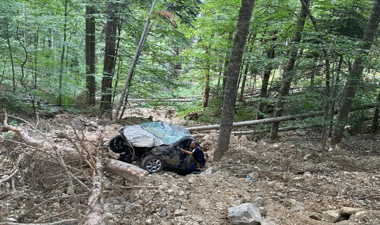 Bolu’da uçuruma yuvarlanan otomobilin sürücüsü öldü