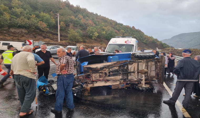 Düzce’de devrilen tarım aracındaki 4 kişi yaralandı