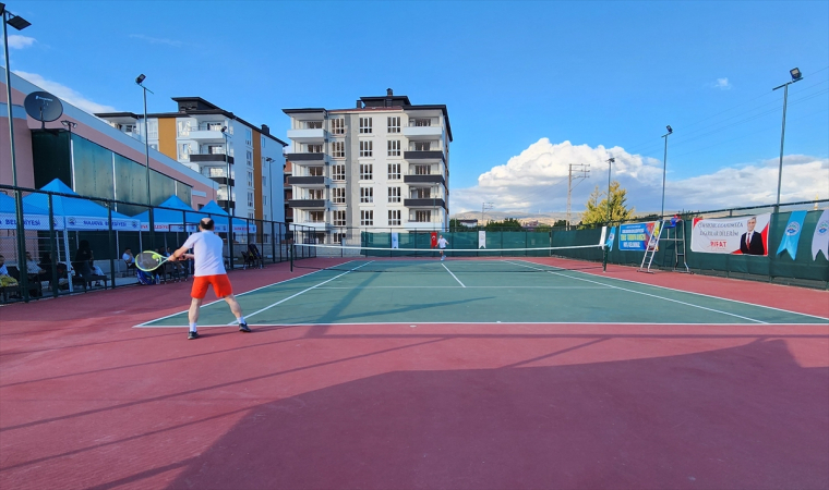 Suluova’da tenis turnuvası düzenlendi