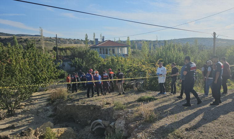 Kayıp olarak aranan kişi devrilen otomobilinde ölü bulundu