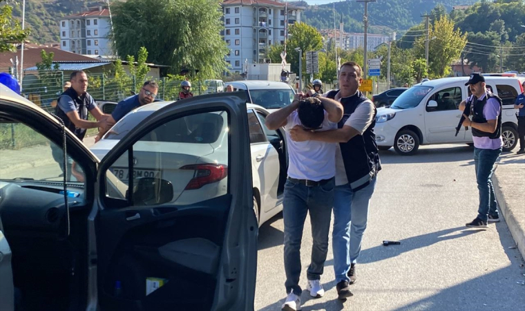 Karabük’te polis memurları gasp tatbikatı düzenledi