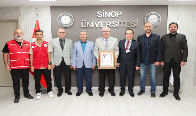 Türk Kızılay’dan Sinop Üniversitesi’ne bronz madalya