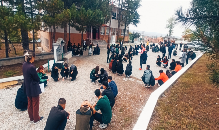 Yeşilyurt’ta okullarda eş zamanlı afet tatbikatı düzenlendi