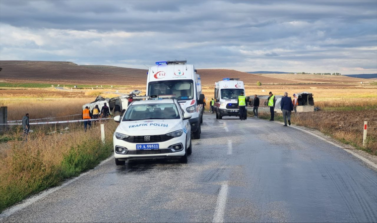 Minibüsle tankerin çarpışması sonucu 1 kişi öldü, 18 kişi yaralandı