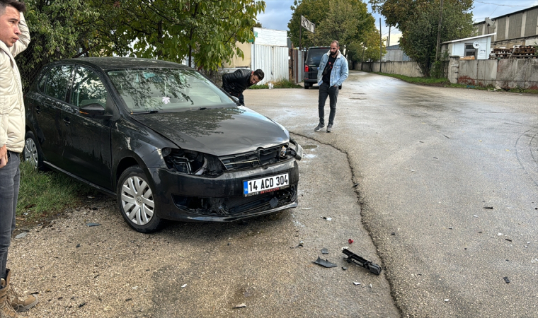 Bolu’da iki otomobilin çarpıştığı kazada 2 kişi yaralandı