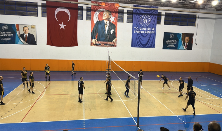 Gölyaka’da kurumlararası voleybol turnuvası sona erdi