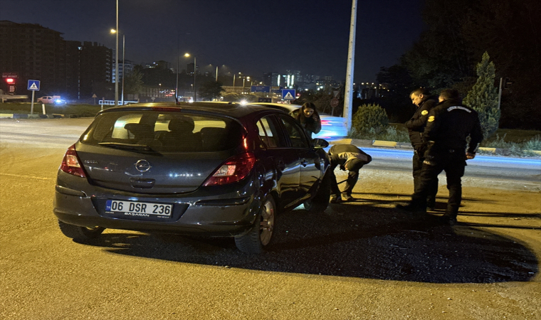 Polisten kaçarken otomobile çarpan motosiklet sürücüsü yaralandı