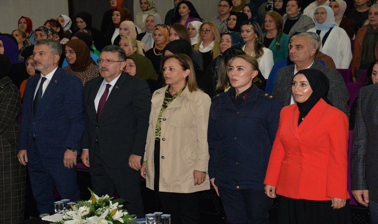 ”Bir Anne Baba Uyanırsa Toplum Uyanır” adlı konferans düzenlendi