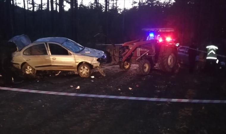 Devrilen otomobildeki 1 kişi öldü, 2 kişi yaralandı