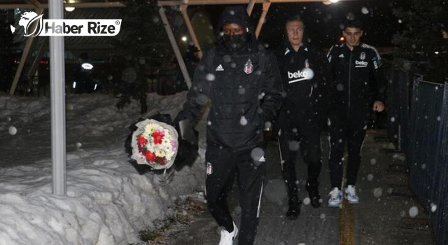 Beşiktaş kafilesi Sivas'a rötarlı geldi