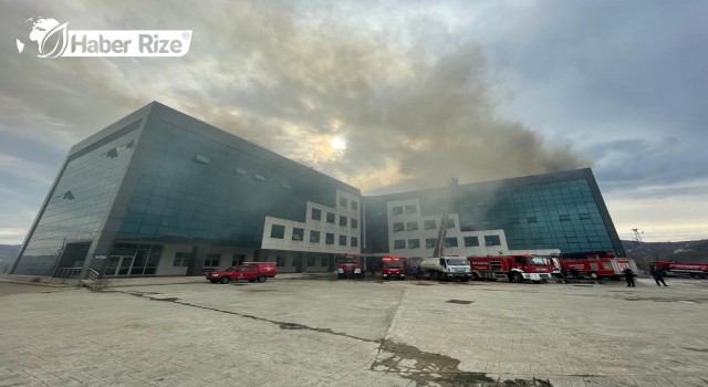 Giresun Üniversitesi Turizm Fakültesi binasının çatısında yangın çıktı