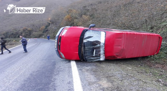 Giresun'da devrilen minibüsteki 3 kişi yaralandı