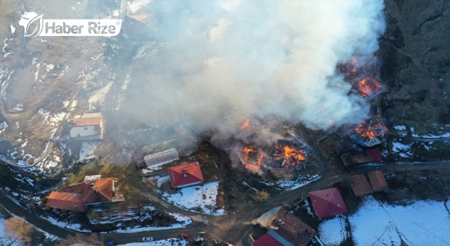 Kastamonu'da Bir Köyde Çıkan Yangın 10 Eve Sıçradı