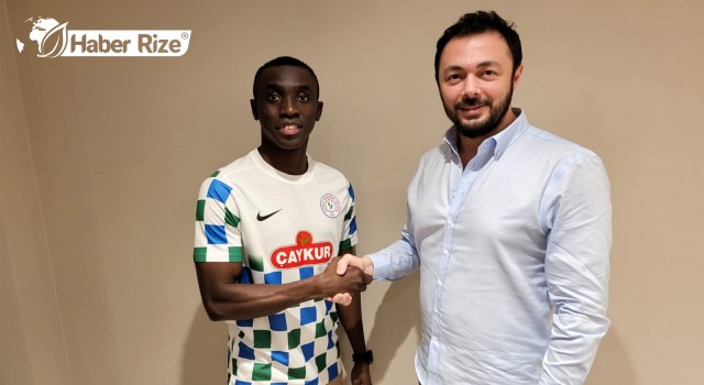 Rizespor Papiss Demba Cissé'yi renklerine bağladı.