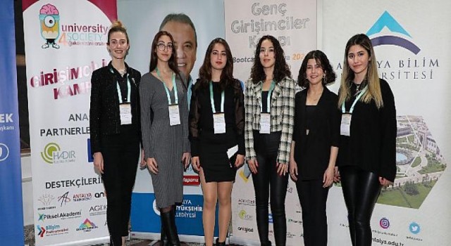 Antalya Genç Girişimciler Kampı başladı