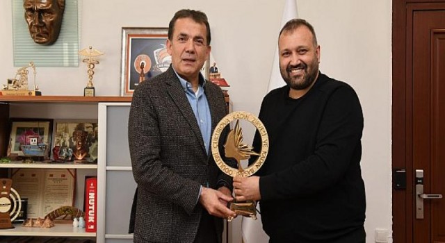 Başkan Özyiğit’e “ Yılın Kadını Destekleyen Belediye Başkanı” ödülü