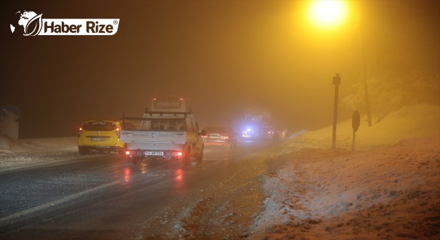 Bolu Dağı’nda kar yağışı ve sis etkili oluyor