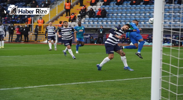 Çaykur Rizespor: 0 - Kasımpaşa: 1 (İlk yarı)