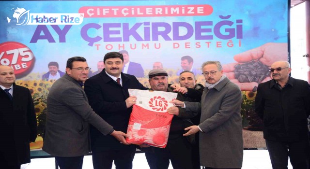 Çiftçilere Yağlık Ayçiçeği Tohumu Desteği