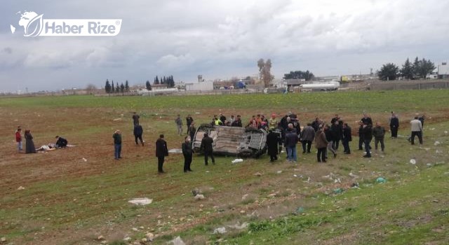 Devrilen otomobildeki 3'ü çocuk 8 kişi yaralandı