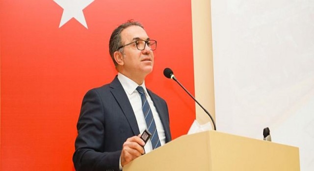 Dr. Kızıloğlu “İyi bir hekim olmanın yolu başta insanı sevmekten geçer”