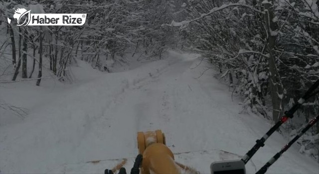 Kar nedeniyle köy yolunda ulaşım sağlanamıyor