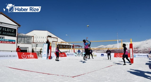 Kar Voleybolu Türkiye Şampiyonası, Yıldız Dağı'nda devam ediyor