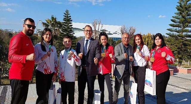 Muay Thai şampiyonlardan Büyükşehir’e ziyaret