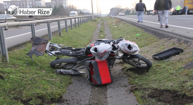 Otomobilin çarptığı motosiklet sürücüsü yaralandı