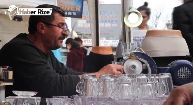 Şehir şehir gezerek cam işleme sanatındaki hünerini gösteriyor