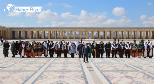 Türkmen Alevi Bektaşi Vakfından Anıtkabir'e ziyaret