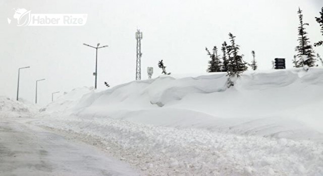 Yıldız Dağı'nda kar kalınlığı 135 santimetreye ulaştı