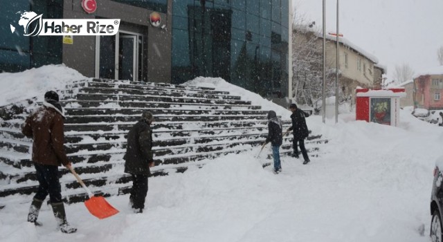 Yoğun kar yağışı etkili oluyor