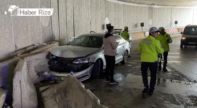 Samsun'da bariyere çarpan otomobildeki kişi yaralandı