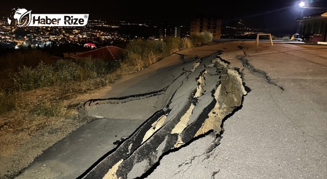 Otoparkta toprak kayması meydana geldi