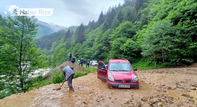 Rize'de şiddetli yağış etkili oldu