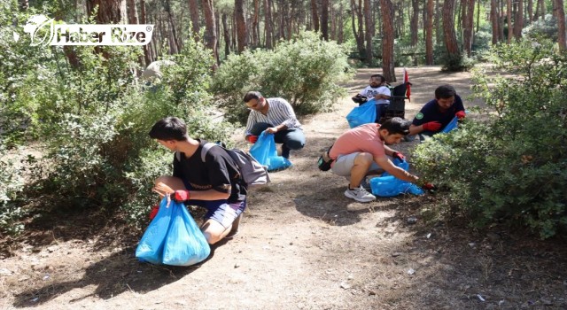 Ahbap Gönüllülerinden Dara Antik Kenti'nde Çevre Temizliği