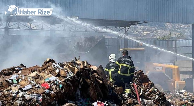 Atık Kağıt Toplama Alanında Çıkan Yangın Söndürüldü