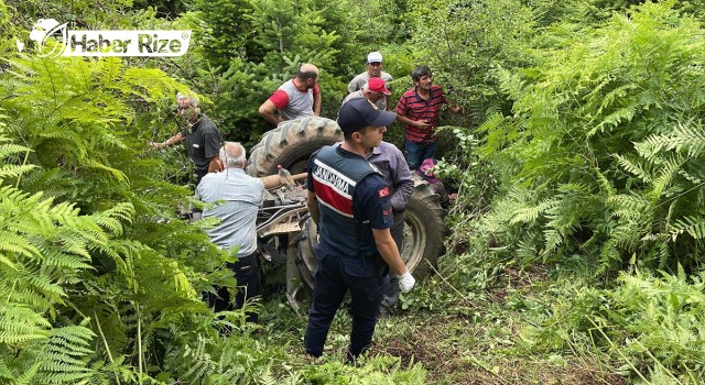 Devrilen Traktörün Altında Kalan Anne Ve Oğlu Yaralandı