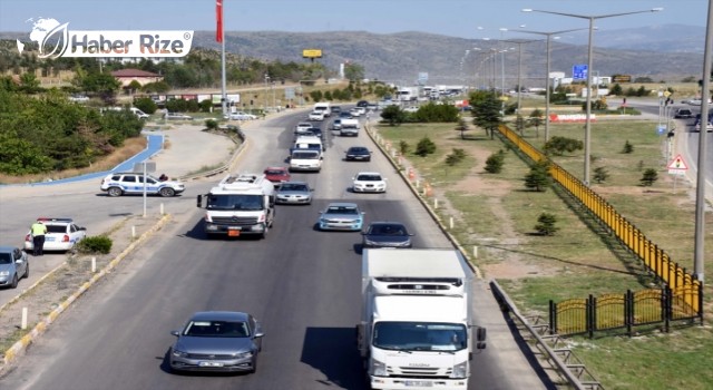 Kırıkkale'de Bayram Öncesi Trafik Yoğunluğu Arttı