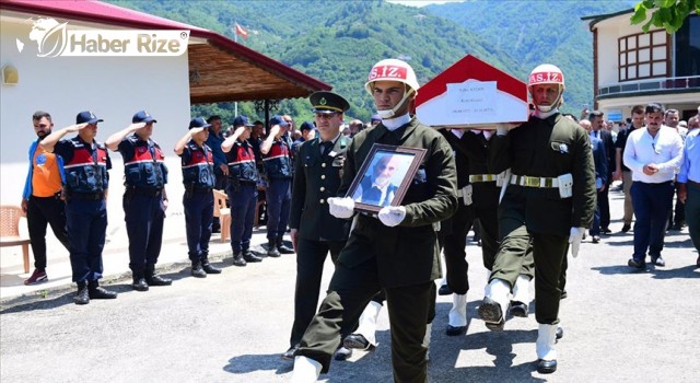 Kore gazisi Bozkurt Trabzon'da son yolculuğuna uğurlandı