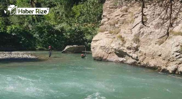 Müküs Çayı'na Düşen Hemşireyi Arama Çalışmaları 28'inci Gününde