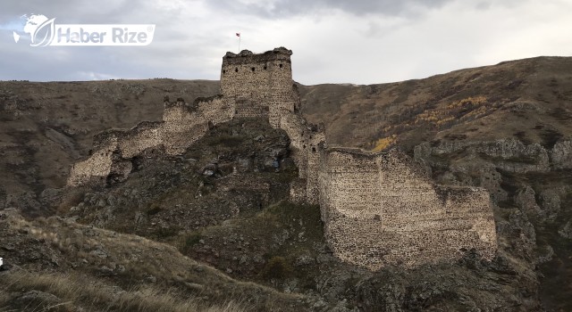 "Şeytan Kalesi" Tatilde Ziyaretçilerini Ağırlıyor